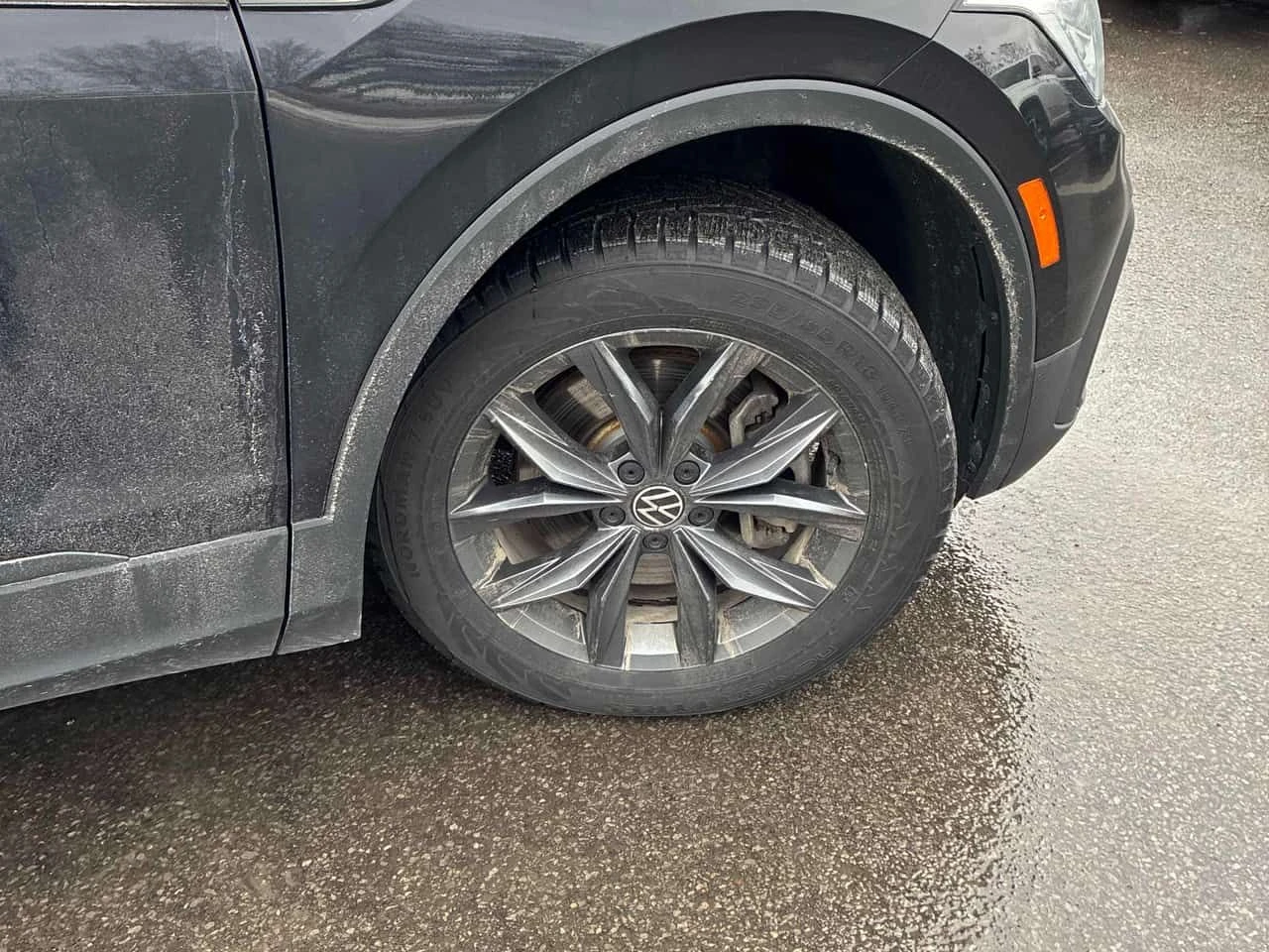 VW Tiguan  Comfortline * CARFAX * Панорама * Дигитално табло, снимка 7 - Автомобили и джипове - 54048498