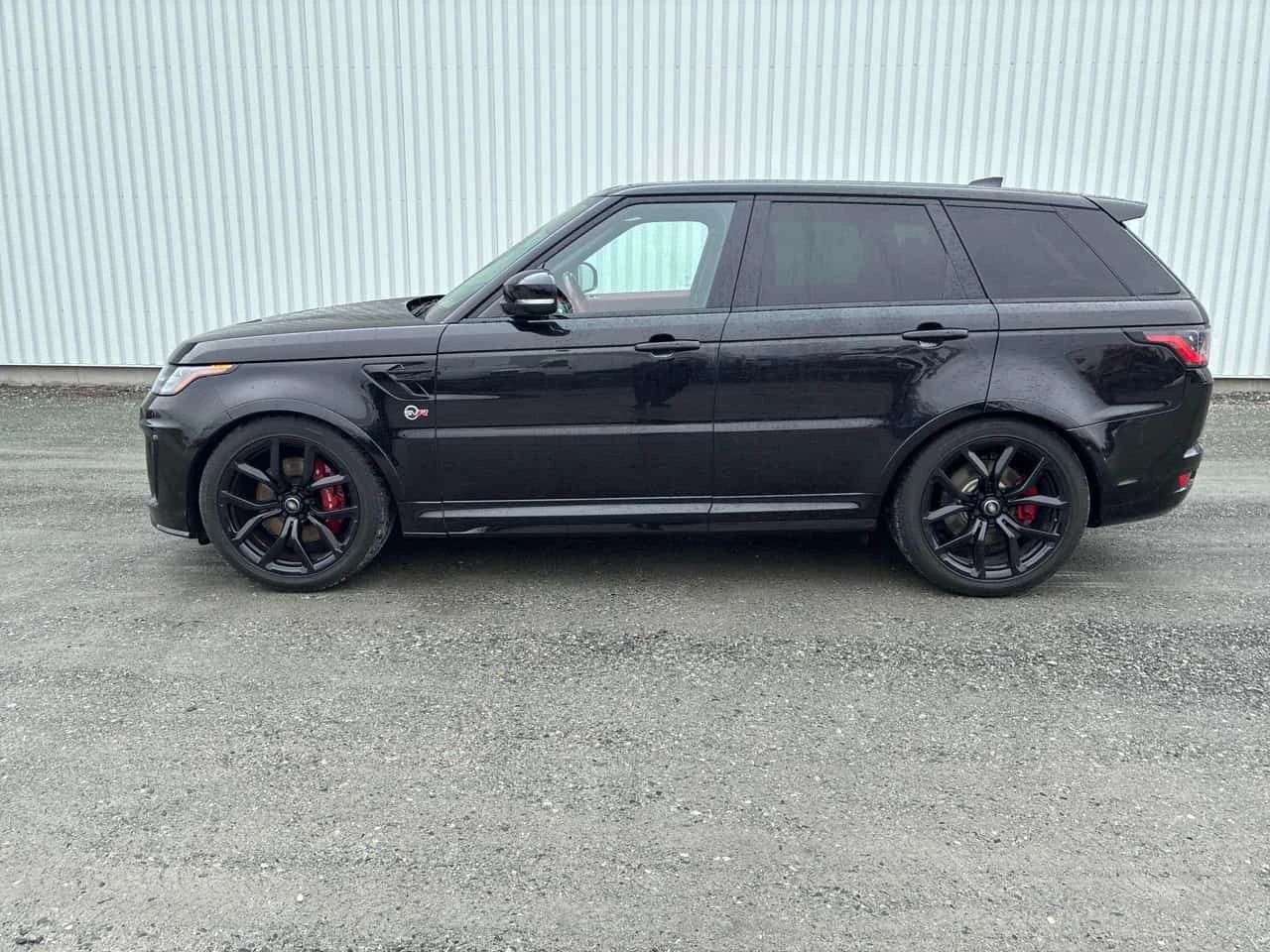 Land Rover Range Rover Sport * SVR * ПАНОРАМА* КАМЕРА* , снимка 2 - Автомобили и джипове - 54106118