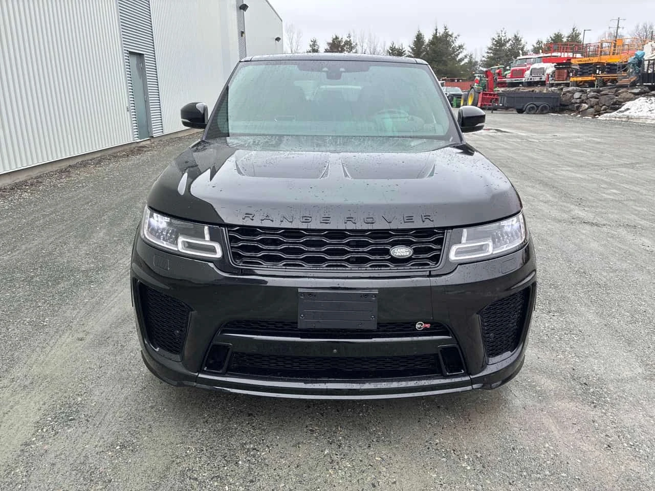 Land Rover Range Rover Sport * SVR * ПАНОРАМА* КАМЕРА* , снимка 4 - Автомобили и джипове - 54106118