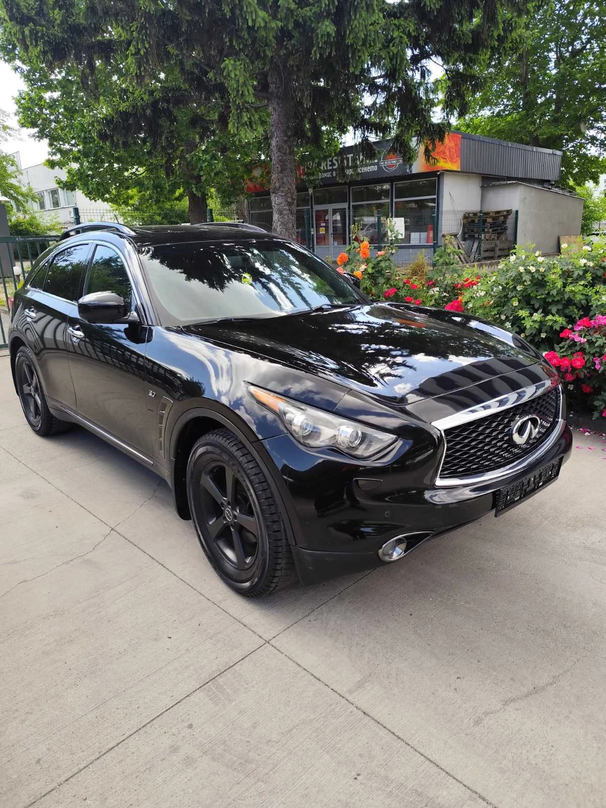 Infiniti QX70 QX70S, снимка 3 - Автомобили и джипове - 54839013