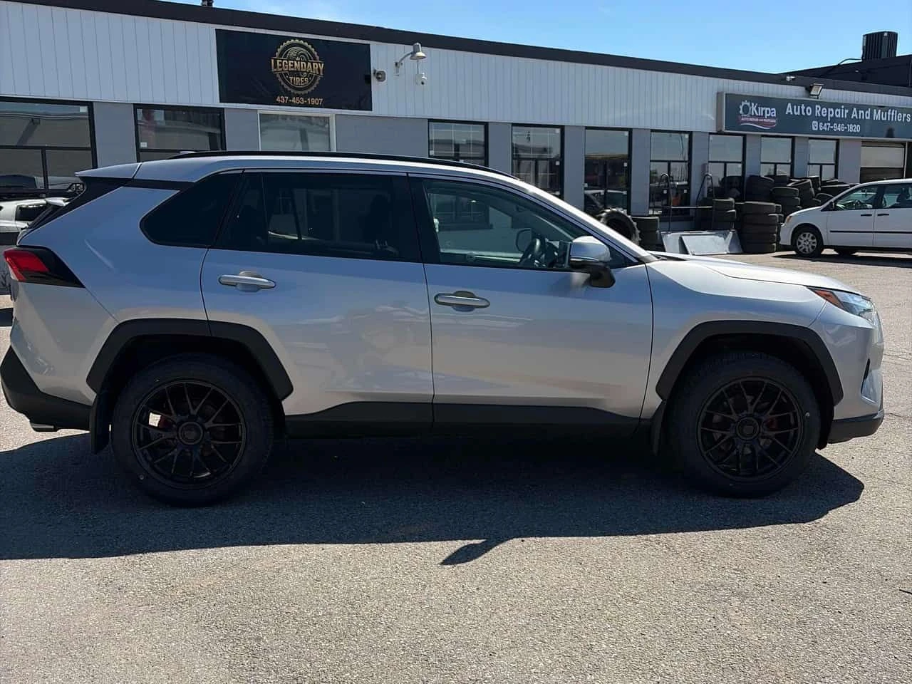 Toyota Rav4 * XLE AWD * АВТОКРЕДИТ БЕЗ ПЪРВОНАЧАЛНА ВНОСКА* , снимка 3 - Автомобили и джипове - 55183346