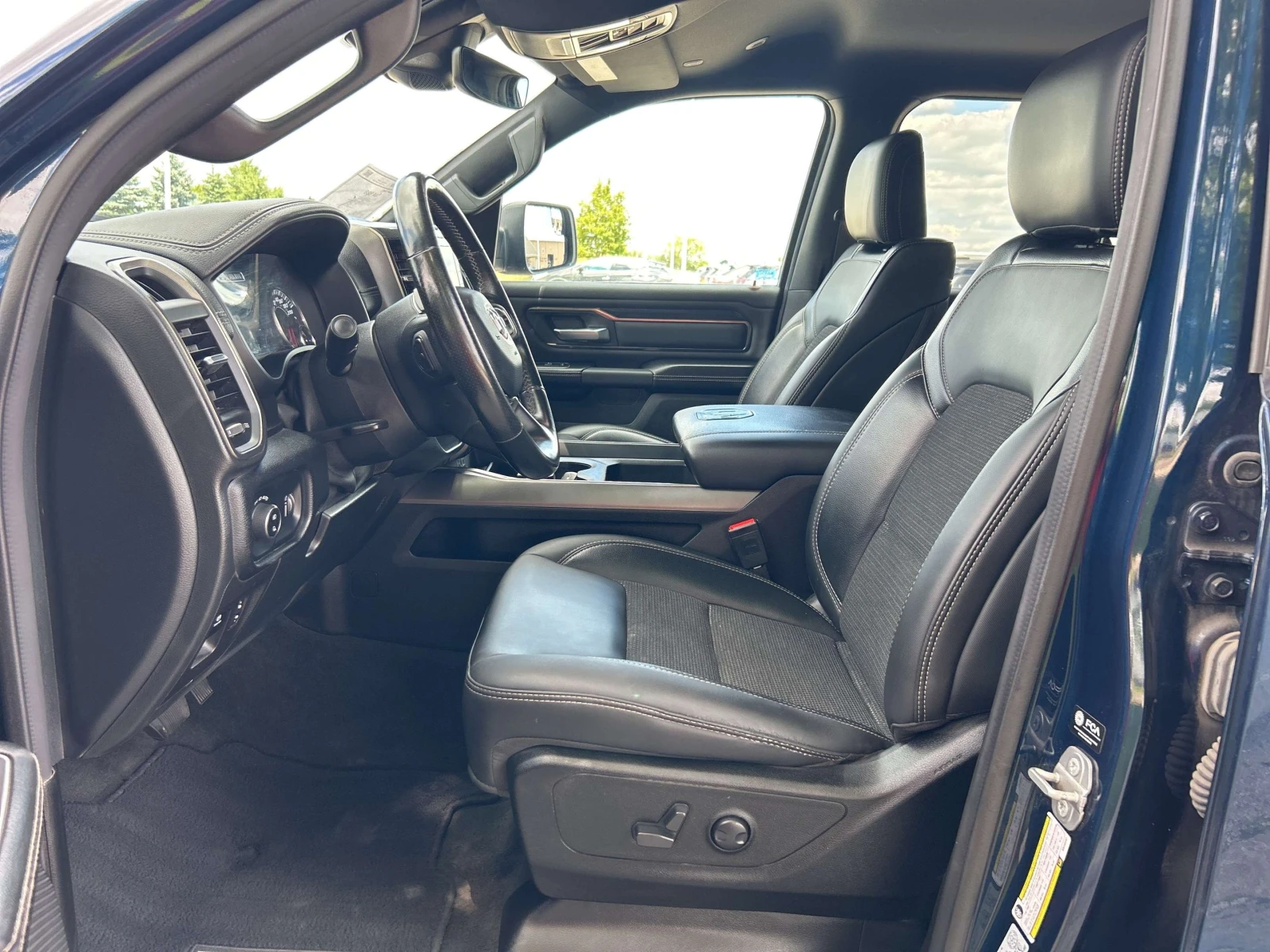 Dodge RAM 1500 Sport 4x4 Crew Cab, АВТОКРЕДИТ, снимка 6 - Автомобили и джипове - 55962835