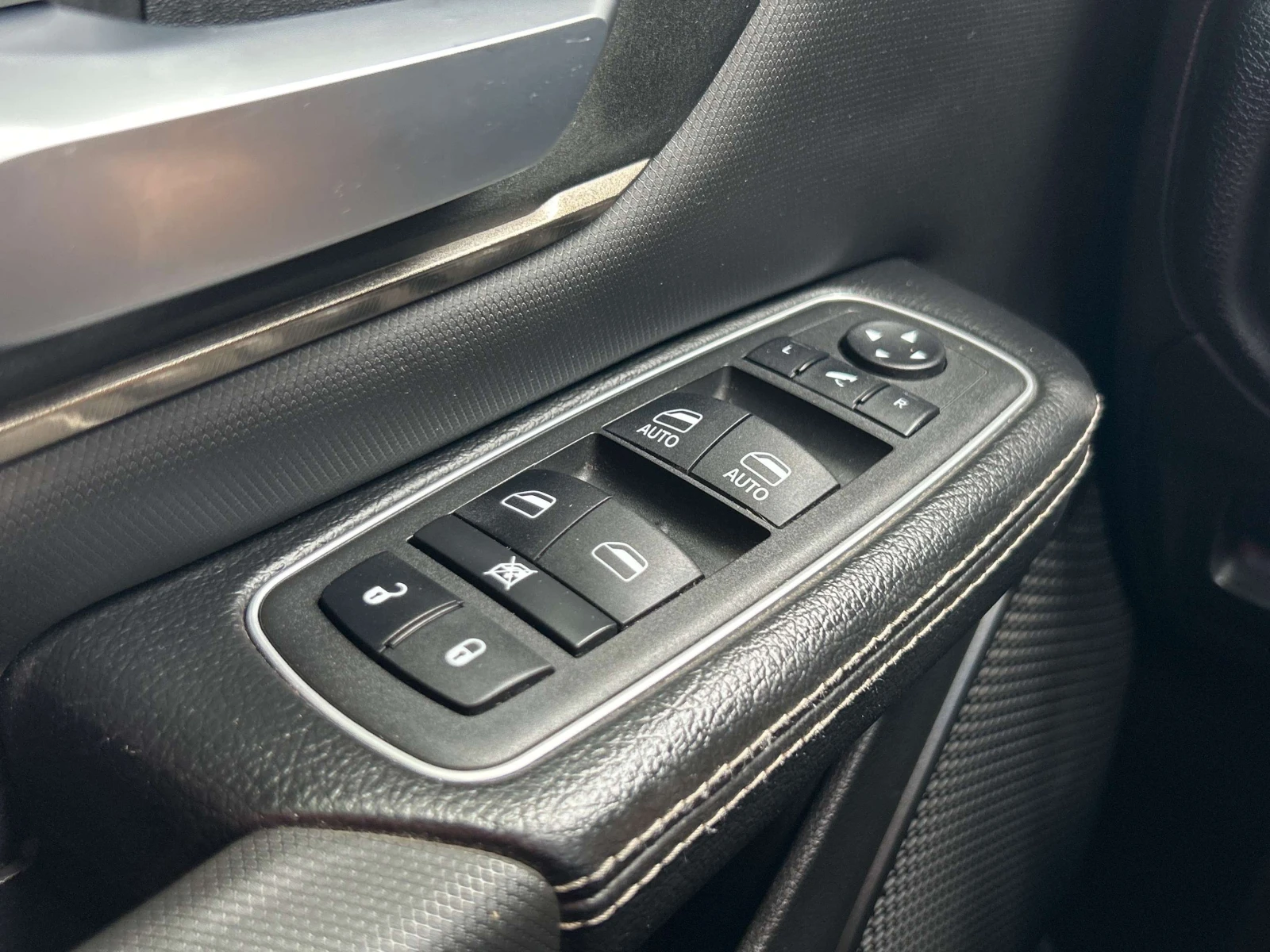 Dodge RAM 1500 Sport 4x4 Crew Cab, АВТОКРЕДИТ, снимка 12 - Автомобили и джипове - 55962835