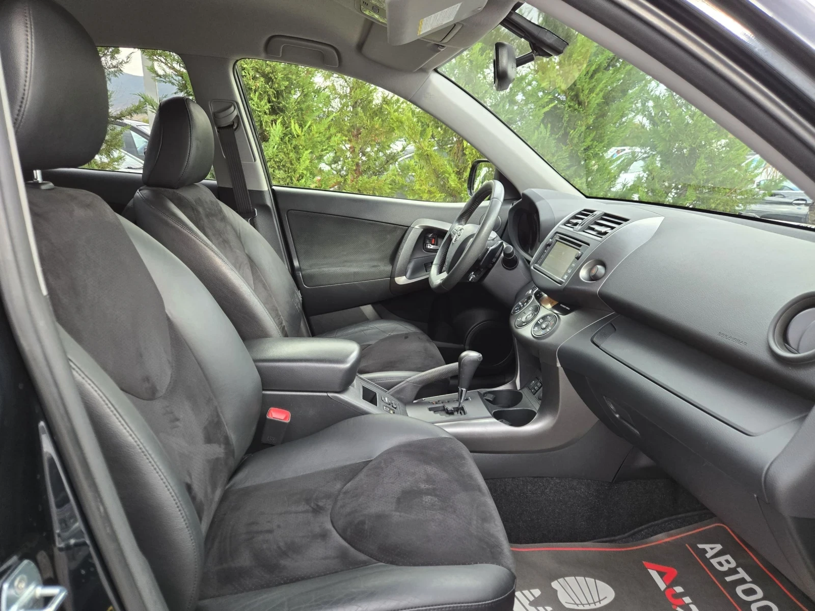 Toyota Rav4 2.2D-150кс= 4Х4= CROSSOVER= 148.000km= EXECUTIVE, снимка 14 - Автомобили и джипове - 56299277
