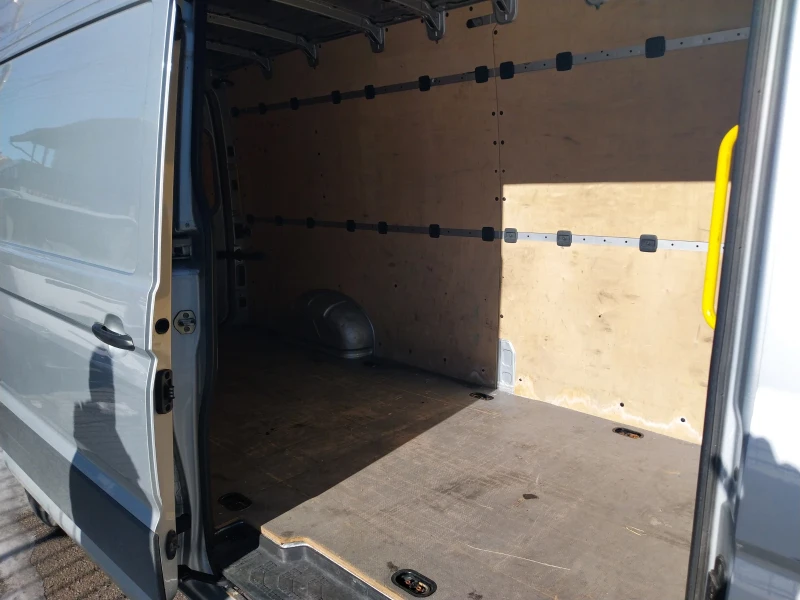 VW Crafter 2.0TDI, снимка 11 - Бусове и автобуси - 48614266