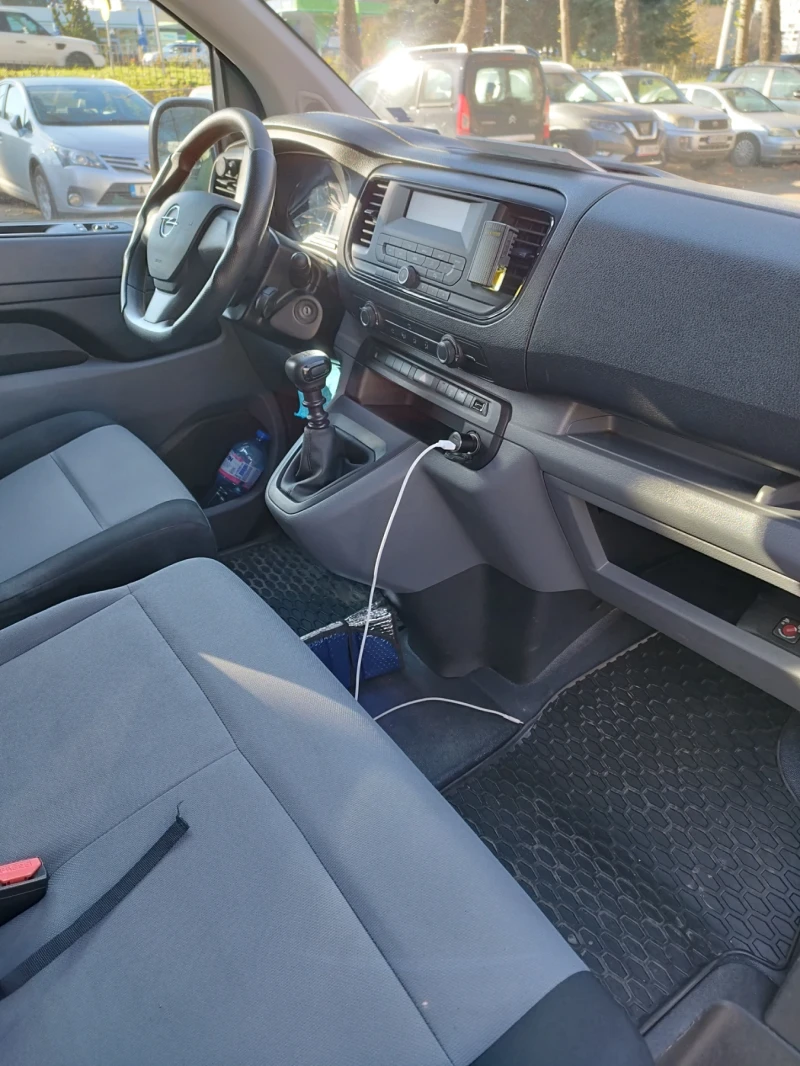 Opel Vivaro, снимка 3 - Бусове и автобуси - 52528547