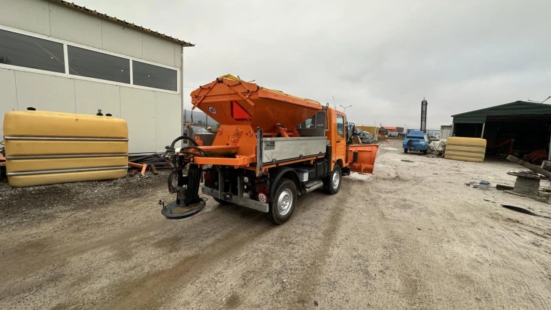 Mercedes-Benz UNIMOG Снегорин , снимка 2 - Камиони - 52879795