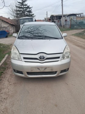 Toyota Corolla verso 2.2 дизел, снимка 1