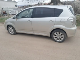 Toyota Corolla verso 2.2 дизел, снимка 3