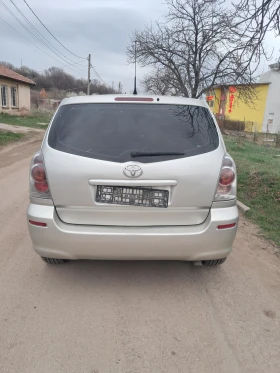 Toyota Corolla verso 2.2 дизел, снимка 2