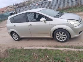 Toyota Corolla verso 2.2 дизел, снимка 4