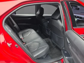 Toyota Camry 2.5 Хибрид, снимка 10