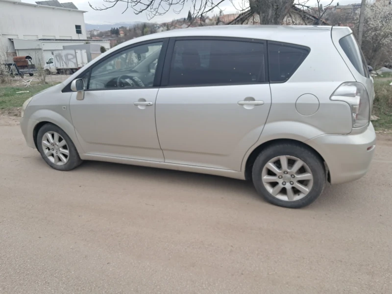 Toyota Corolla verso 2.2 дизел, снимка 3 - Автомобили и джипове - 51902687