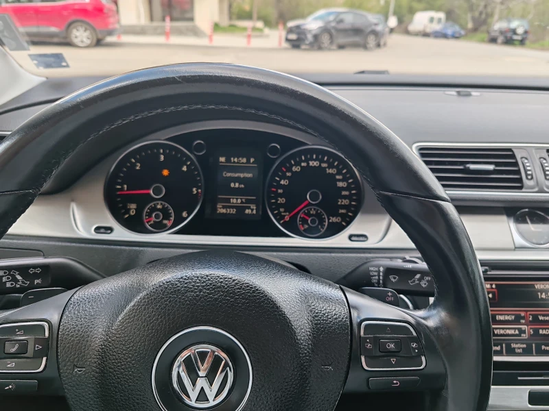 VW Passat Седан, снимка 8 - Автомобили и джипове - 51809148
