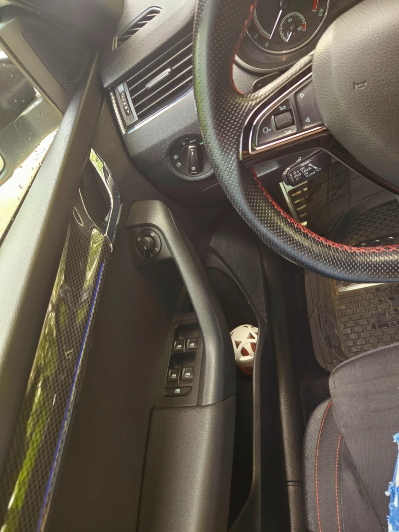 Skoda Octavia 2.0 TDI / VRS , снимка 13 - Автомобили и джипове - 52542927