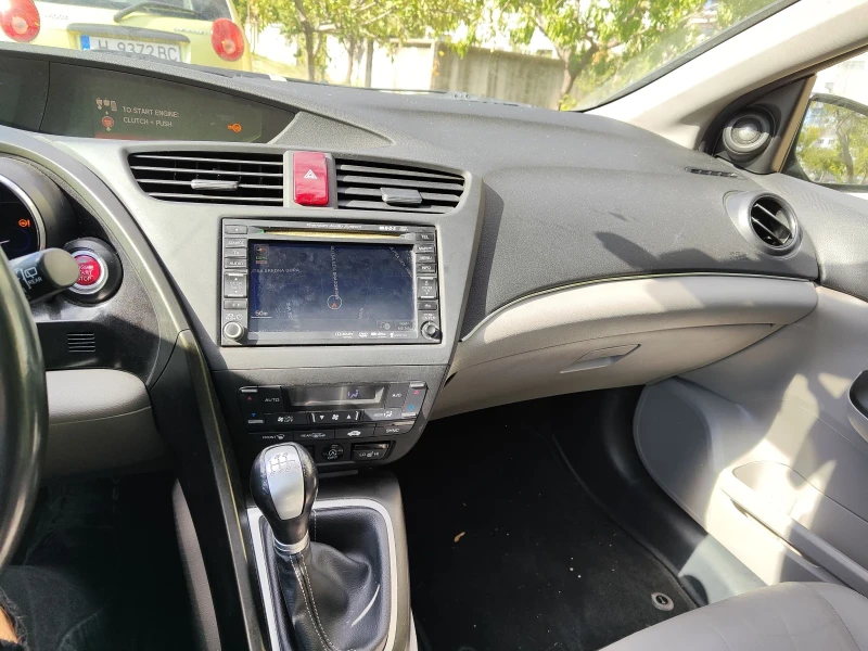 Honda Civic 2.2 I-Dtec Executive , снимка 8 - Автомобили и джипове - 51367122