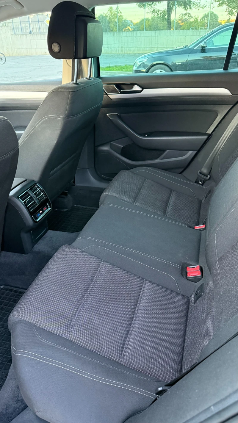 VW Passat 2.0 TDI, снимка 12 - Автомобили и джипове - 52356873