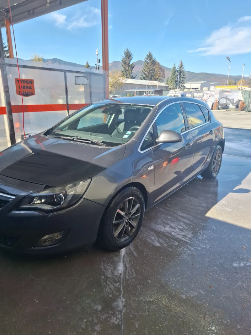 Opel Astra, снимка 11 - Автомобили и джипове - 52236504