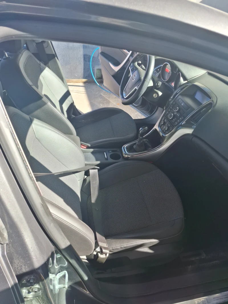 Opel Astra, снимка 6 - Автомобили и джипове - 52236504