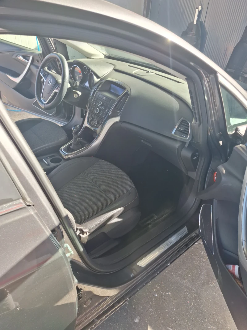 Opel Astra, снимка 8 - Автомобили и джипове - 52236504