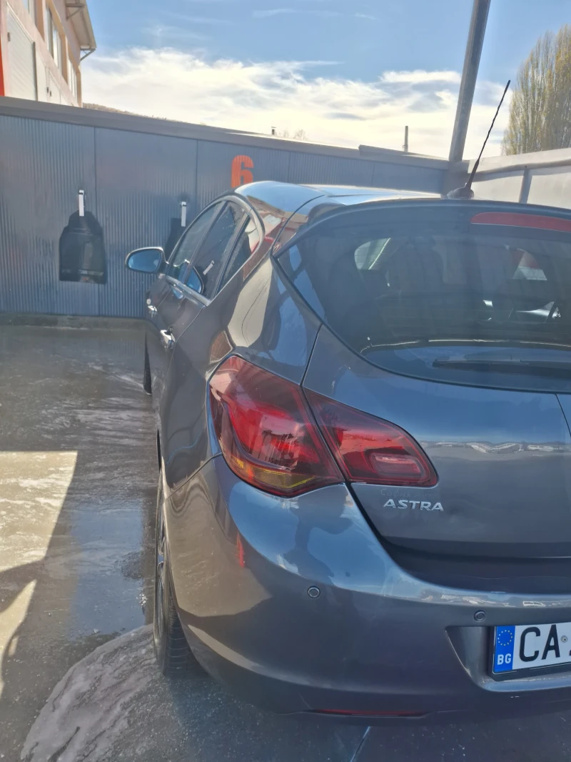 Opel Astra, снимка 12 - Автомобили и джипове - 52236504