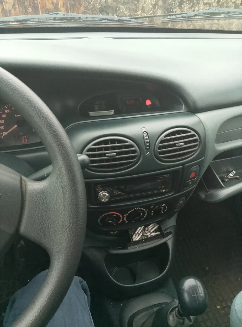 Renault Scenic, снимка 6 - Автомобили и джипове - 52887427