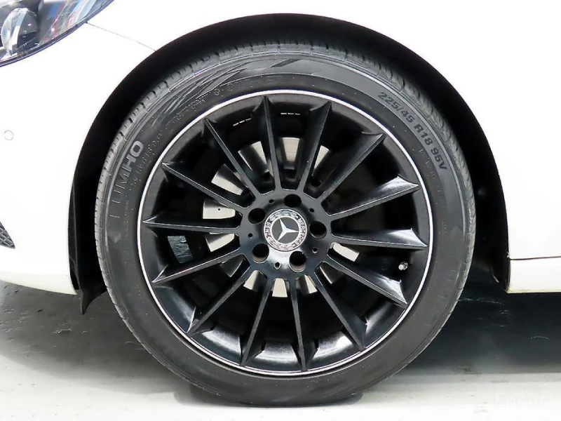 Mercedes-Benz C 200, снимка 5 - Автомобили и джипове - 53192017