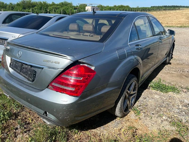 Mercedes-Benz S 500 На части двигателя е отличен , снимка 9 - Автомобили и джипове - 36952375