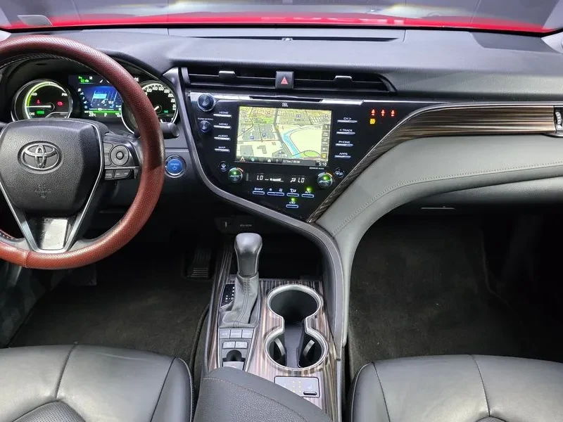 Toyota Camry 2.5 Хибрид, снимка 3 - Автомобили и джипове - 55431481