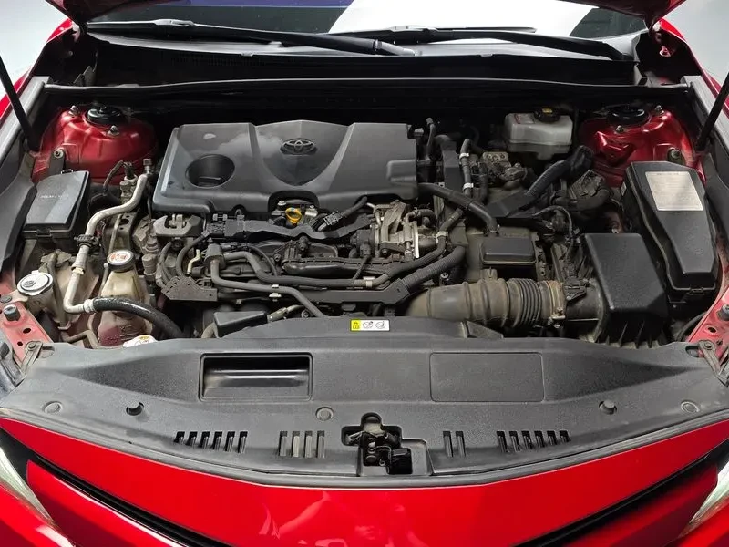 Toyota Camry 2.5 Хибрид, снимка 14 - Автомобили и джипове - 55431481