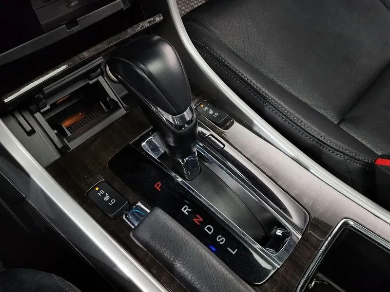 Honda Accord 2.4 9Th Generation, снимка 17 - Автомобили и джипове - 55920570