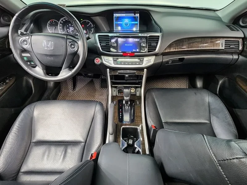 Honda Accord 2.4 9Th Generation, снимка 14 - Автомобили и джипове - 55920570