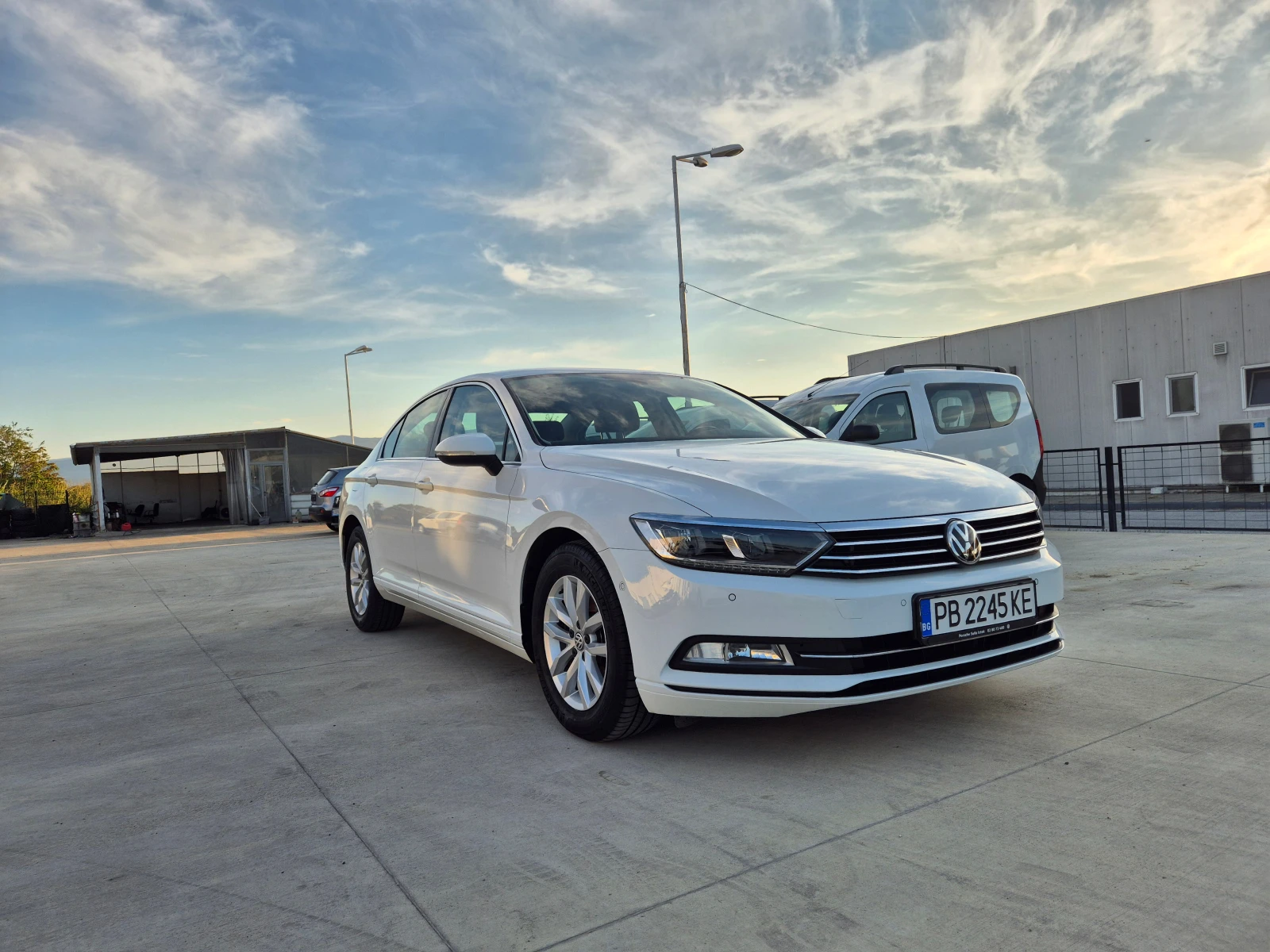 VW Passat В-Гаранция-Business-2.0TDI-А/Т-150кс. - изображение 7