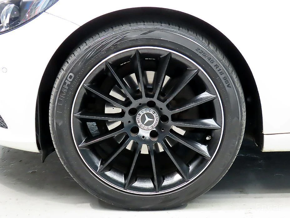 Mercedes-Benz C 200  - изображение 5