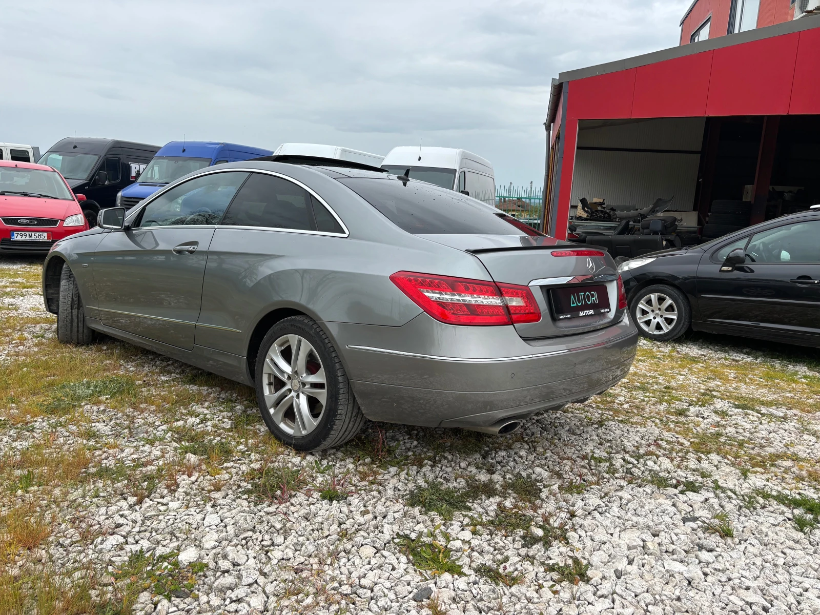 Mercedes-Benz E 220 FULL ОБДУХ ПОДГРЕВ ПАНОРАМА, снимка 6 - Автомобили и джипове - 54477260