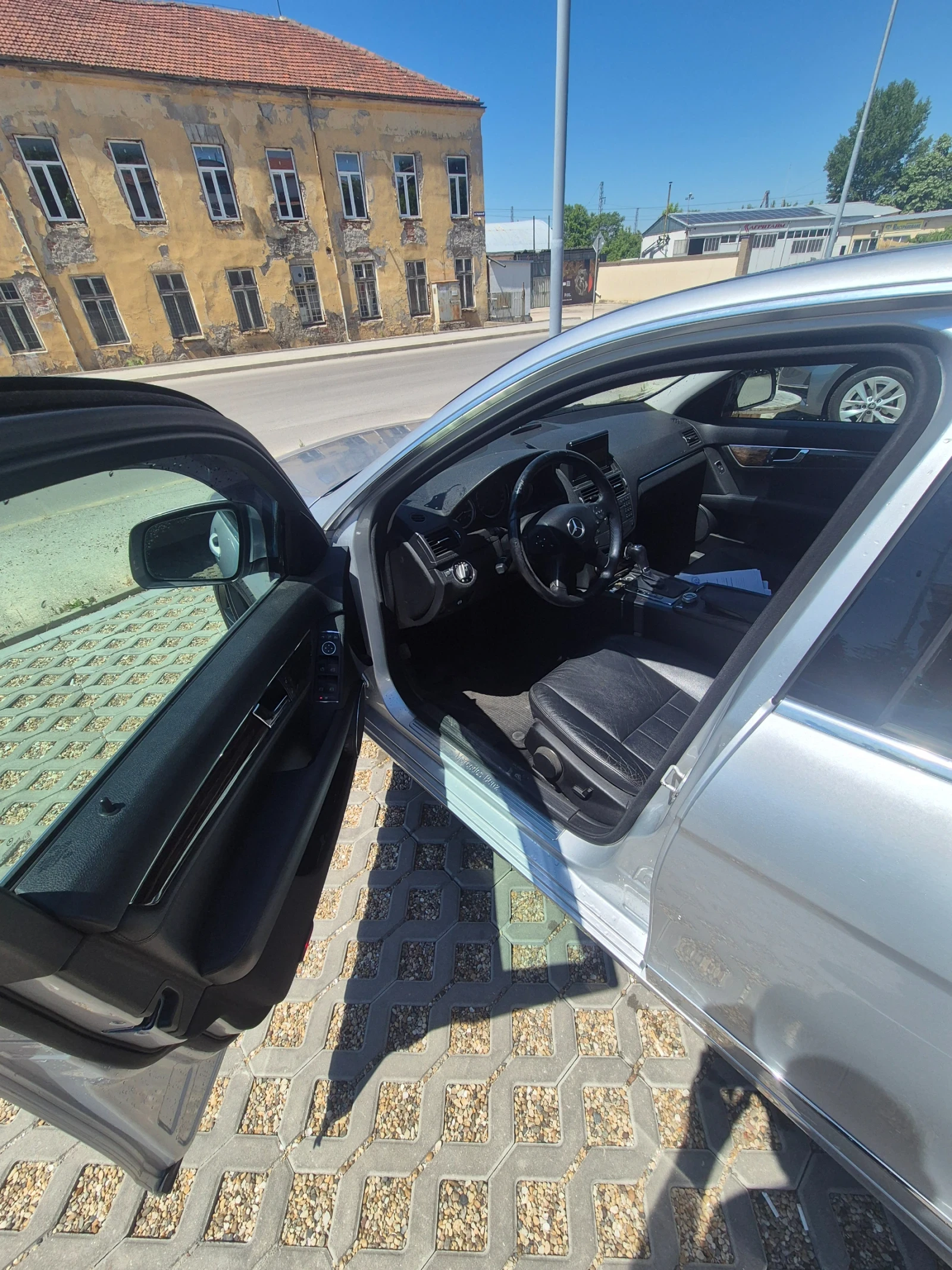 Mercedes-Benz C 320, снимка 5 - Автомобили и джипове - 54572380