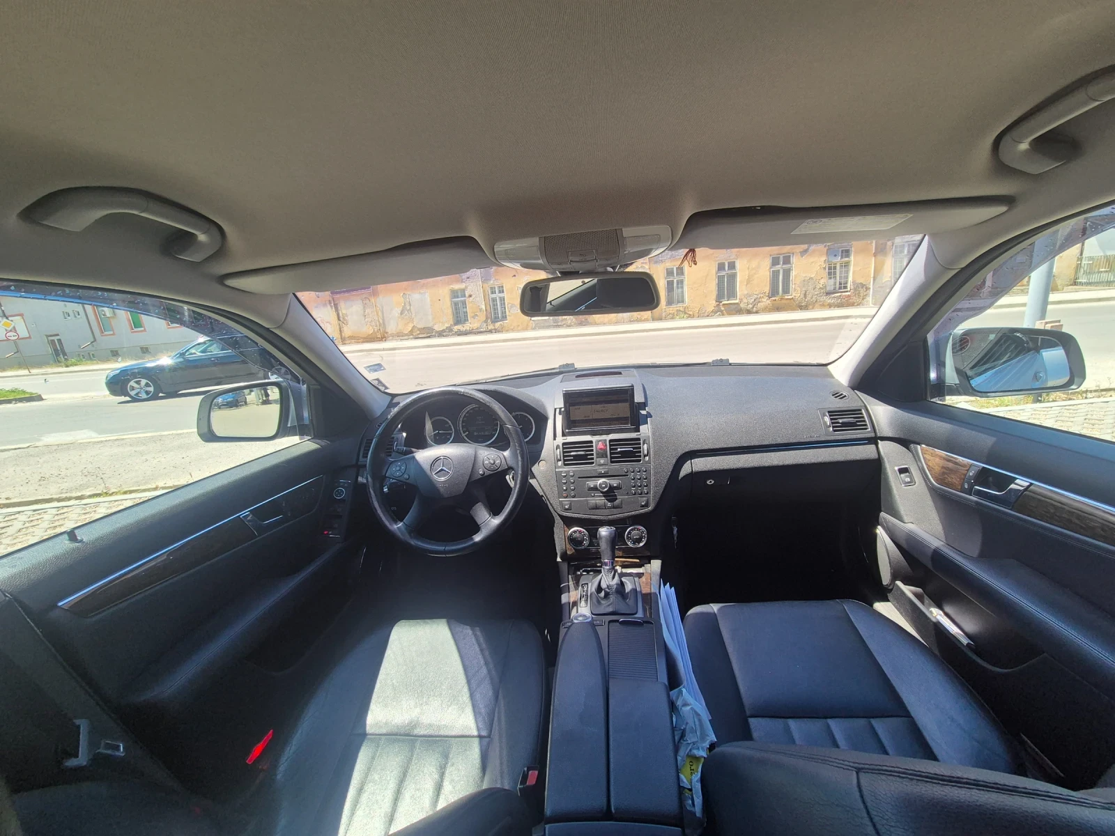 Mercedes-Benz C 320, снимка 7 - Автомобили и джипове - 54572380