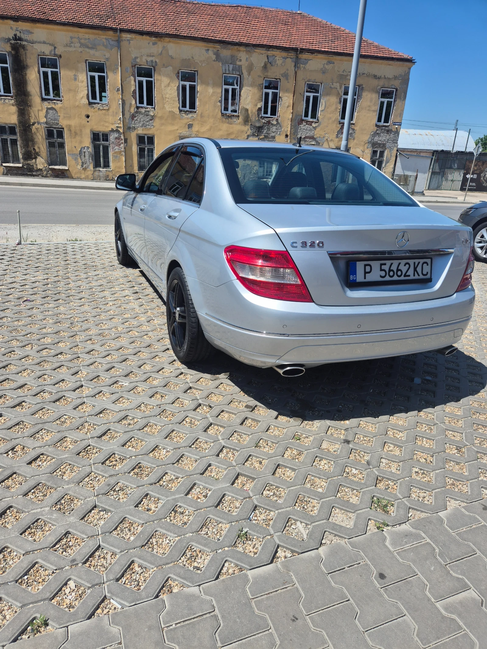 Mercedes-Benz C 320, снимка 4 - Автомобили и джипове - 54572380