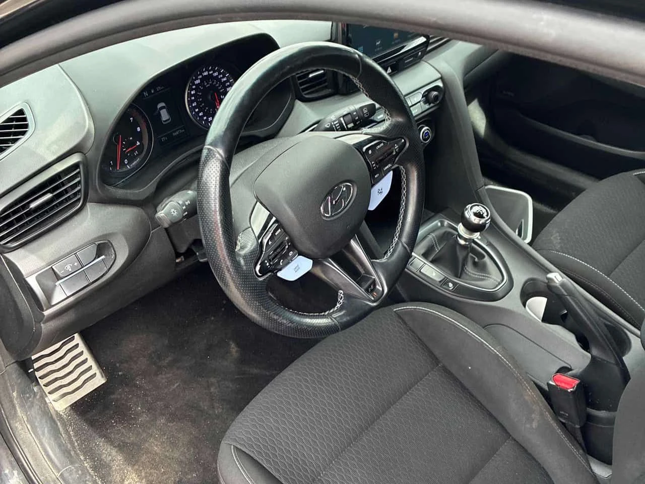 Hyundai Veloster  N/Manual/CARFAX/+ ГУМИ/ФИНАНСИРАНЕ/КЛИП, снимка 7 - Автомобили и джипове - 54788570