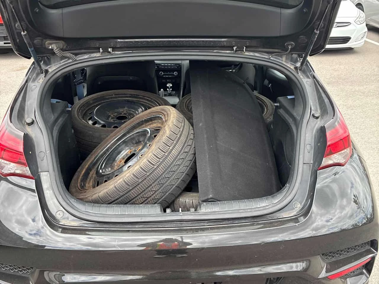 Hyundai Veloster  N/Manual/CARFAX/+ ГУМИ/ФИНАНСИРАНЕ/КЛИП, снимка 13 - Автомобили и джипове - 54788570