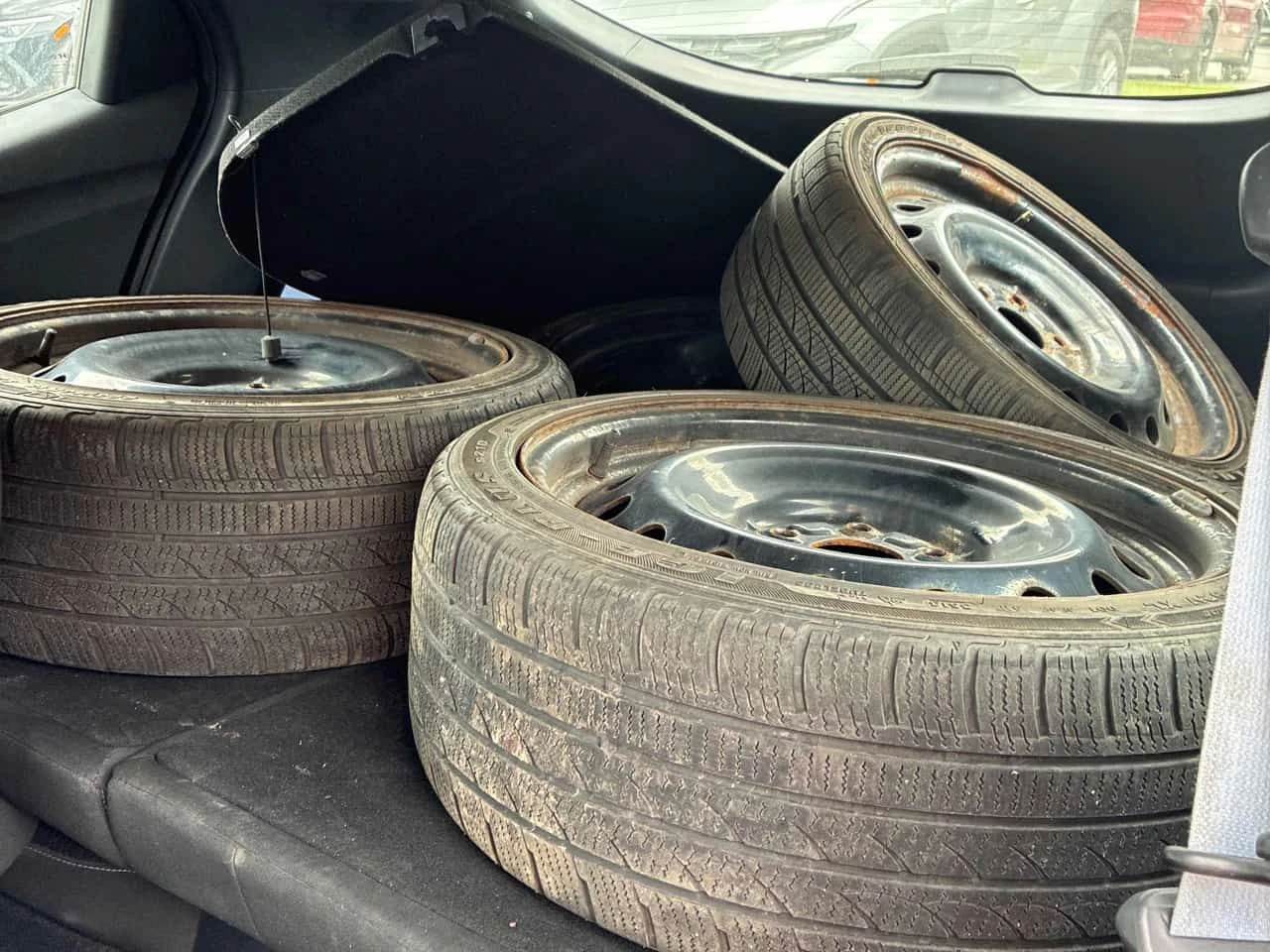 Hyundai Veloster  N/Manual/CARFAX/+ ГУМИ/ФИНАНСИРАНЕ/КЛИП, снимка 12 - Автомобили и джипове - 54788570