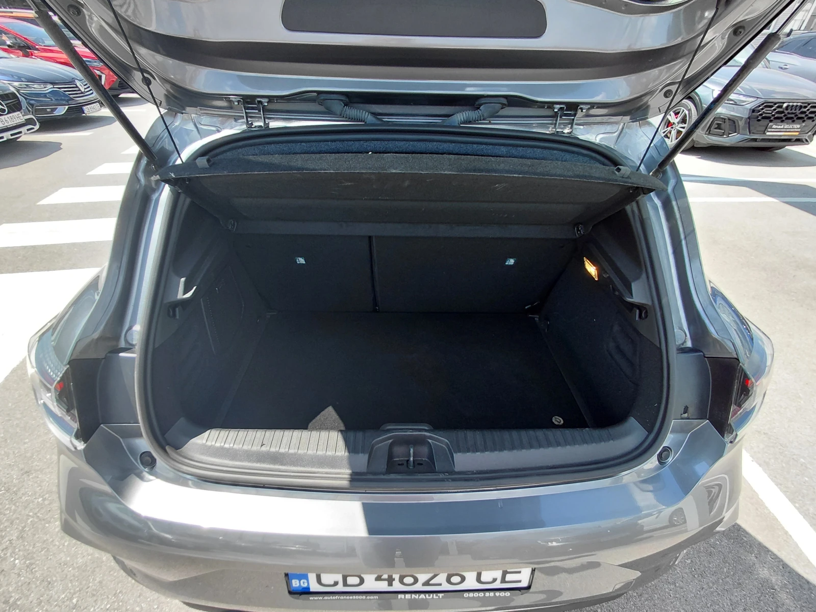 Renault Clio 1.0TCe/100к.с /Газ/Бензин/Techno, снимка 17 - Автомобили и джипове - 55527355