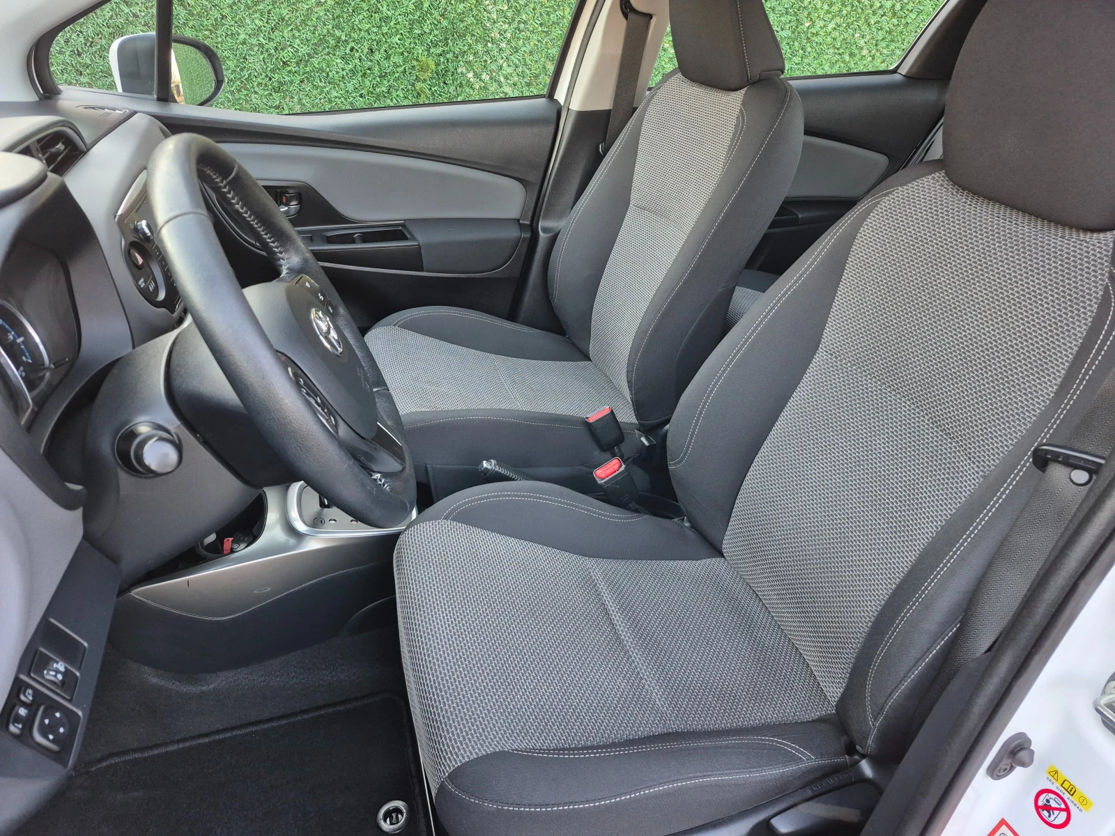 Toyota Yaris 1.5  HYBRID | Mobile.bg � ����������� 11