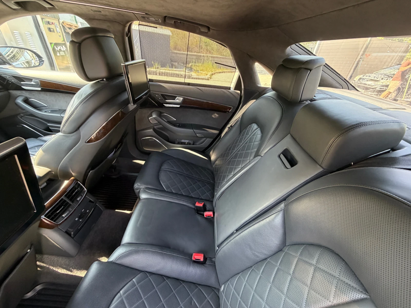 Audi A8 4.2 TDI * B&O * MATRIX * FULL Екстри, снимка 16 - Автомобили и джипове - 55583314