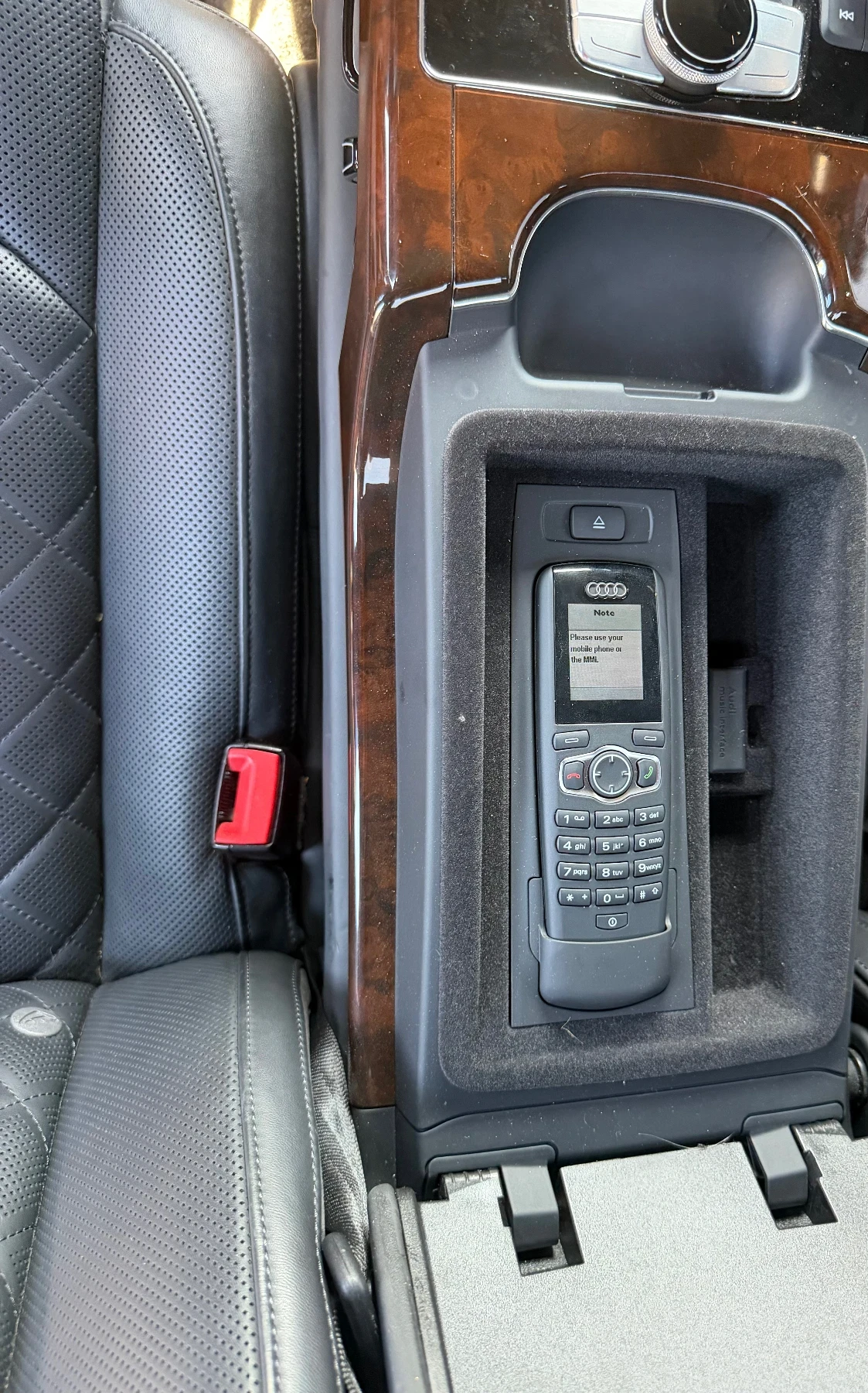 Audi A8 4.2 TDI * B&O * MATRIX * FULL Екстри, снимка 13 - Автомобили и джипове - 55583314