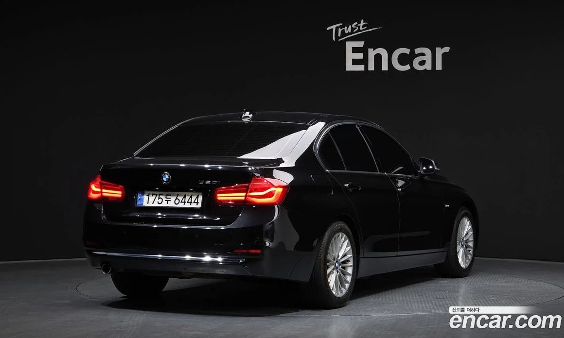 BMW 320 320i Luxury, снимка 2 - Автомобили и джипове - 56156559