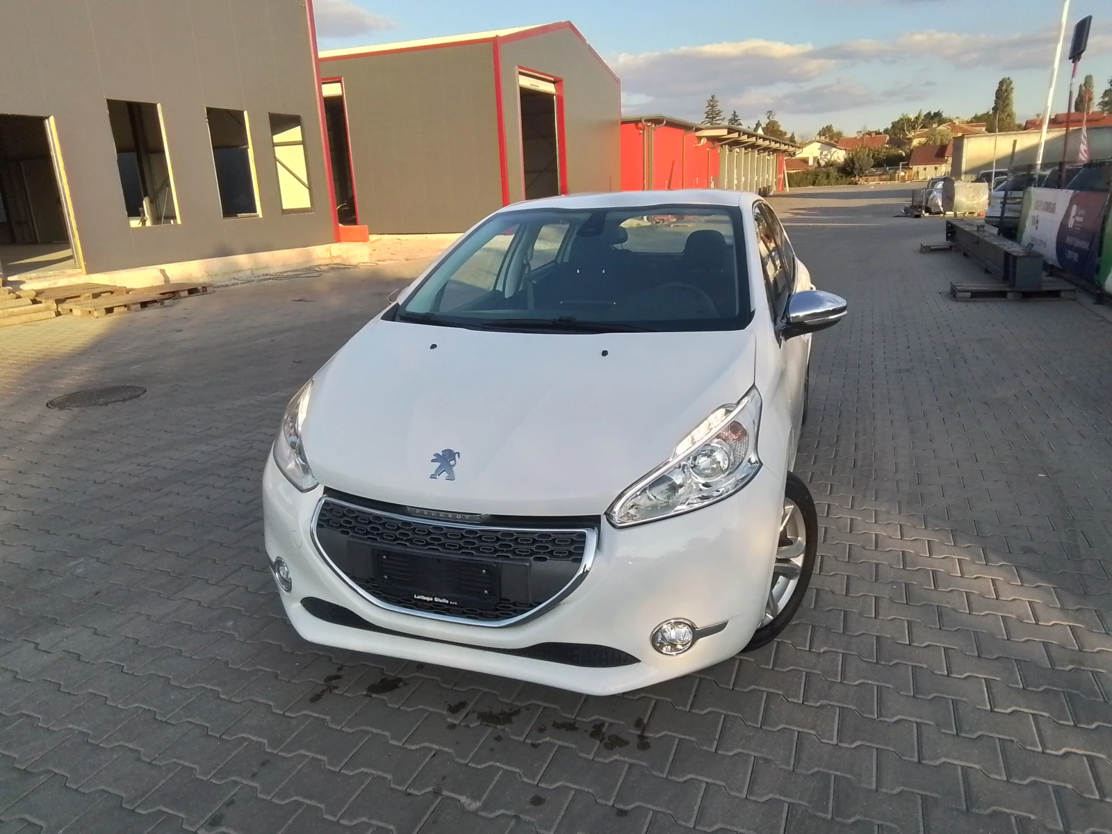 Peugeot 208 1.6, снимка 4 - Автомобили и джипове - 56264456