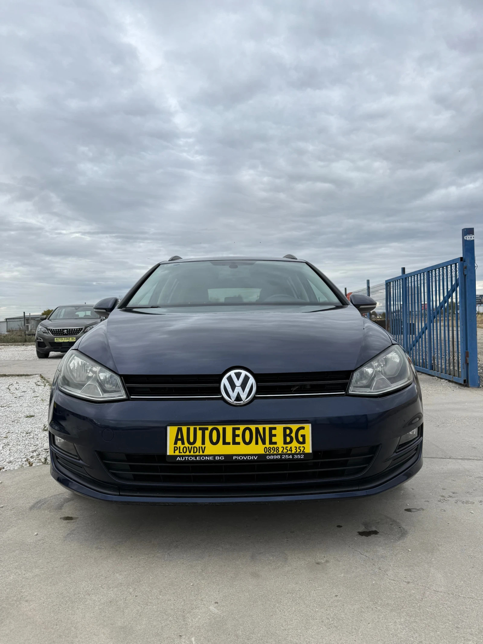 VW Golf 1.6 TDi, снимка 2 - Автомобили и джипове - 56725222