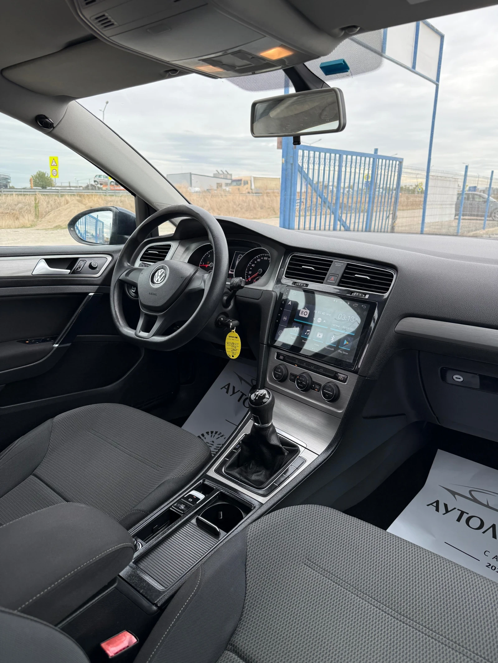 VW Golf 1.6 TDi, снимка 8 - Автомобили и джипове - 56725222
