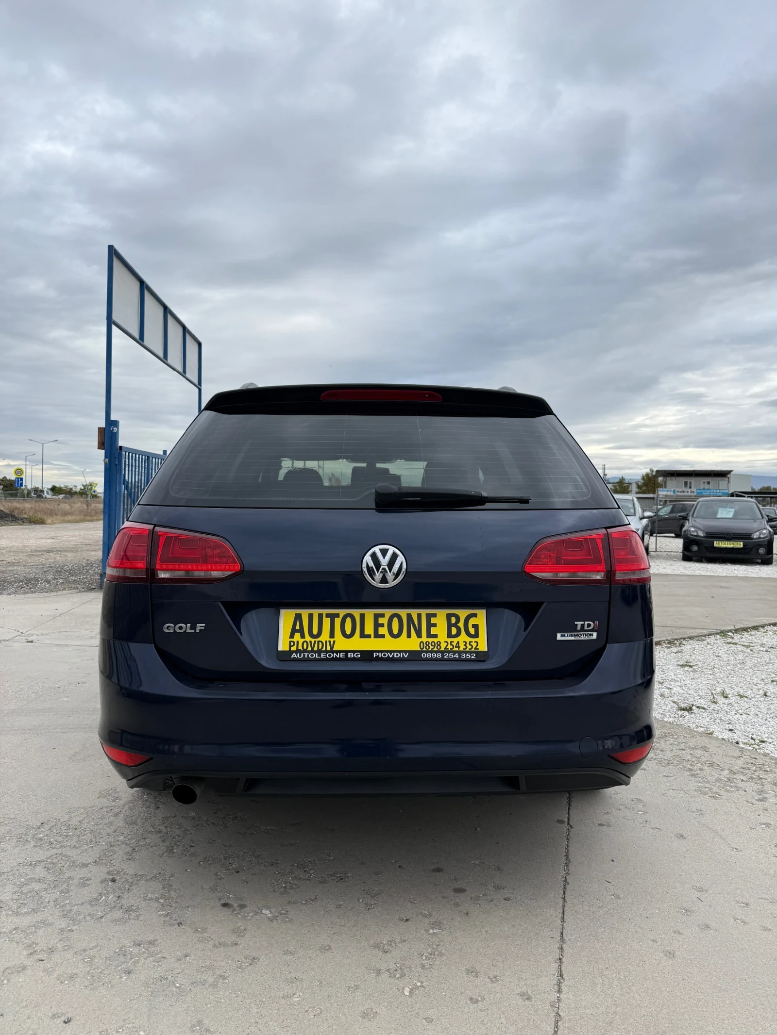 VW Golf 1.6 TDi, снимка 5 - Автомобили и джипове - 56725222